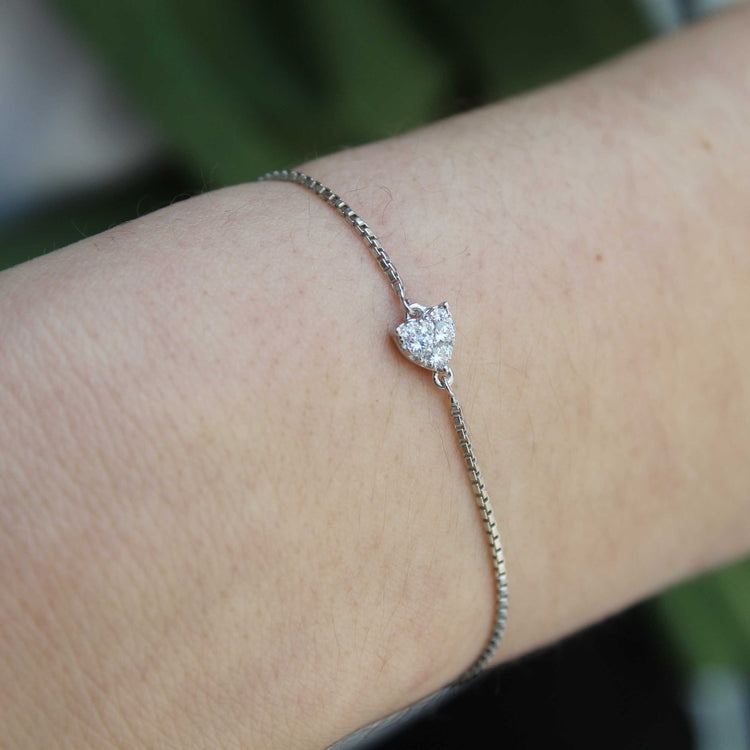 1/4 Cttw Diamond Heart Cluster Adjustable Chain Bracelet in 925 Sterling Silver
