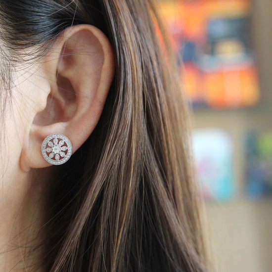 3/10 Cttw Diamond Cluster Flower Circle Earring Set In Sterling Silver