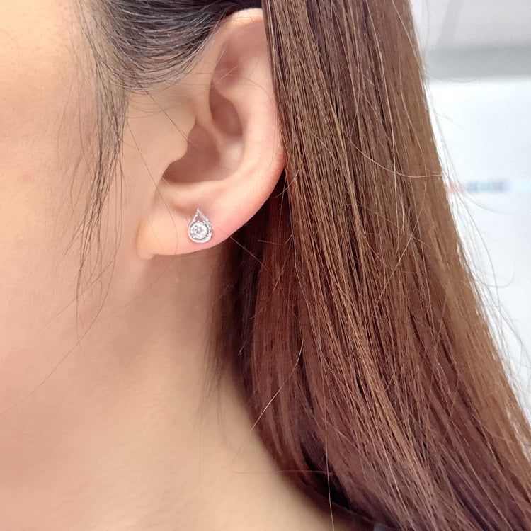 1/5-1/3 Cttw Diamond Teardrop Pear shape Stud Earrings available in K18 Yellow Gold vermeil and 925 Sterling Silver Rhodium Plating fifth and fine jewelry
