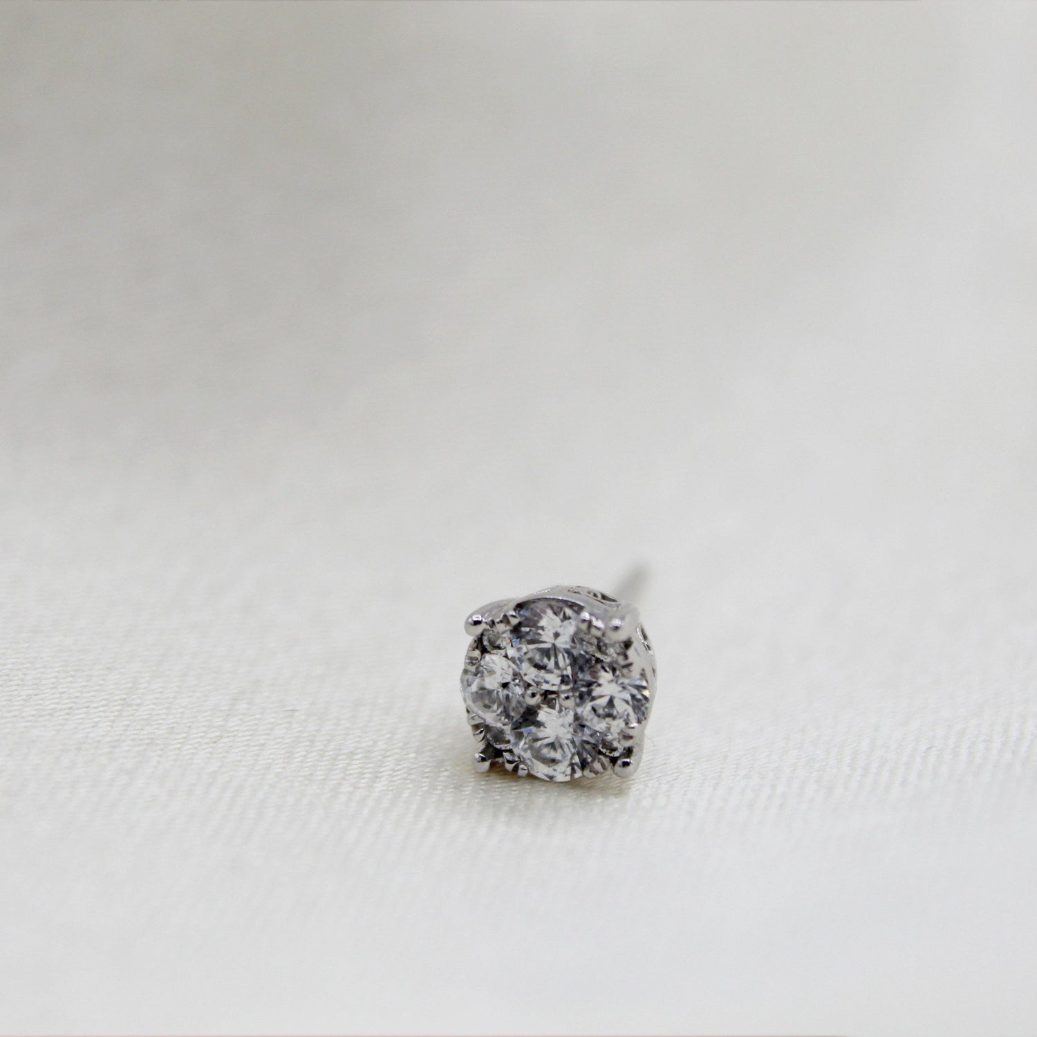 SINGLE (1 Piece) Natural Diamond Stud Earrings Set in 925 Sterling Silver