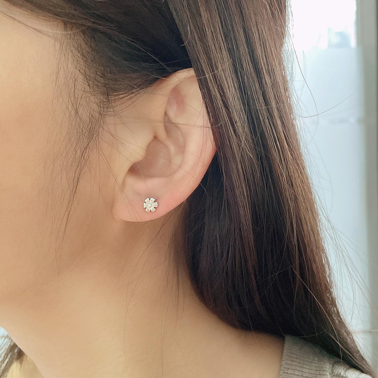 1/60 Cttw Natural Diamond Flower Stud Earrings in 925 Sterling Silver