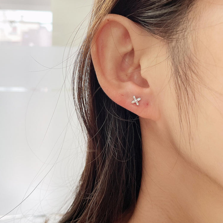 1/60 Cttw Natural Diamond X Stud Earrings in 925 Sterling Silver
