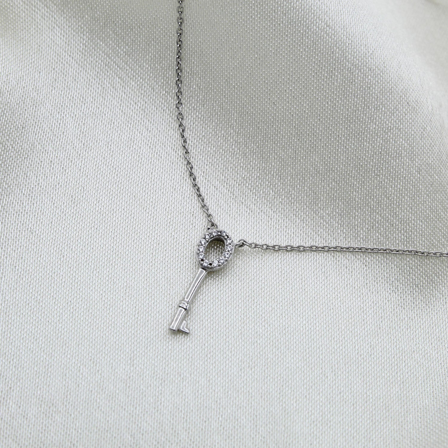 Key To Your Heart 1/20 Cttw Natural Diamond Pendant Necklace set in 925 Sterling Silver