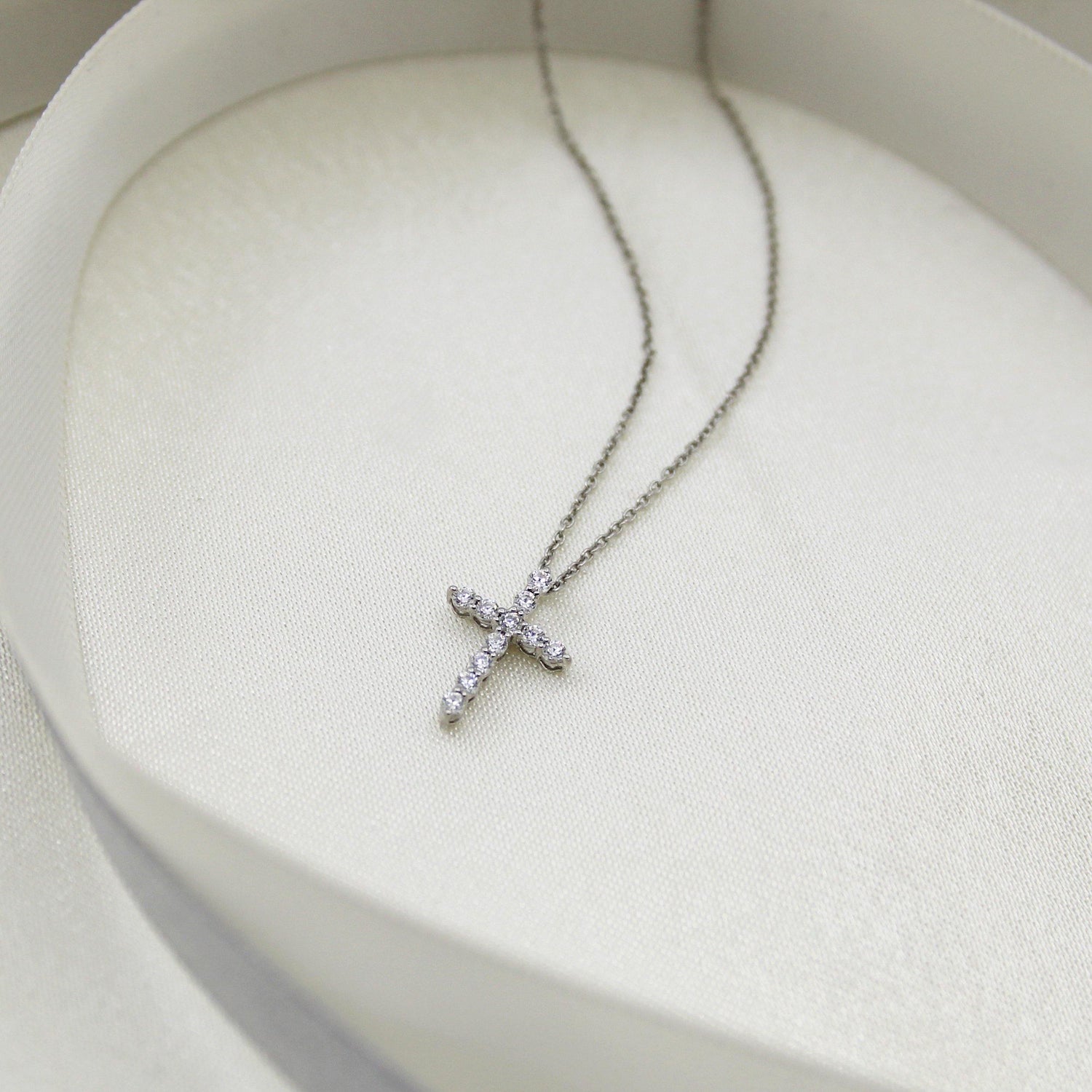 cross natural diamond pendant necklace jewelry newyork