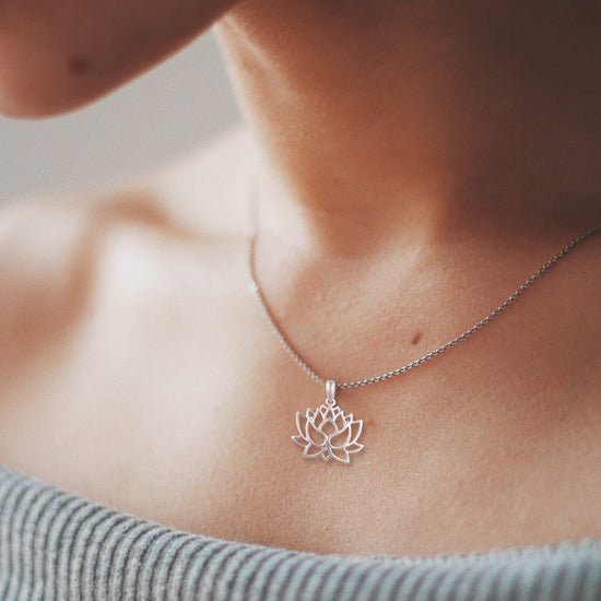 Open Lotus Flower Charm Necklace Pendant in 925 Sterling Silver