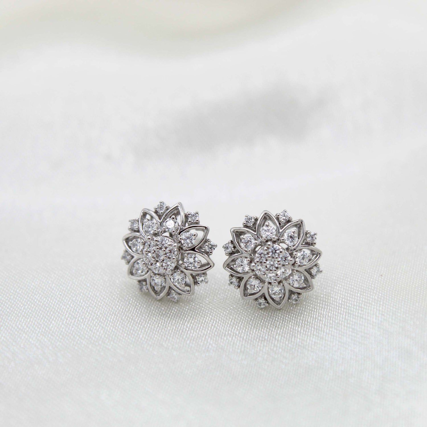 3/4 Ctw Diamond Flower Earrings in 925 Sterling Silver gift birthday floral daisy