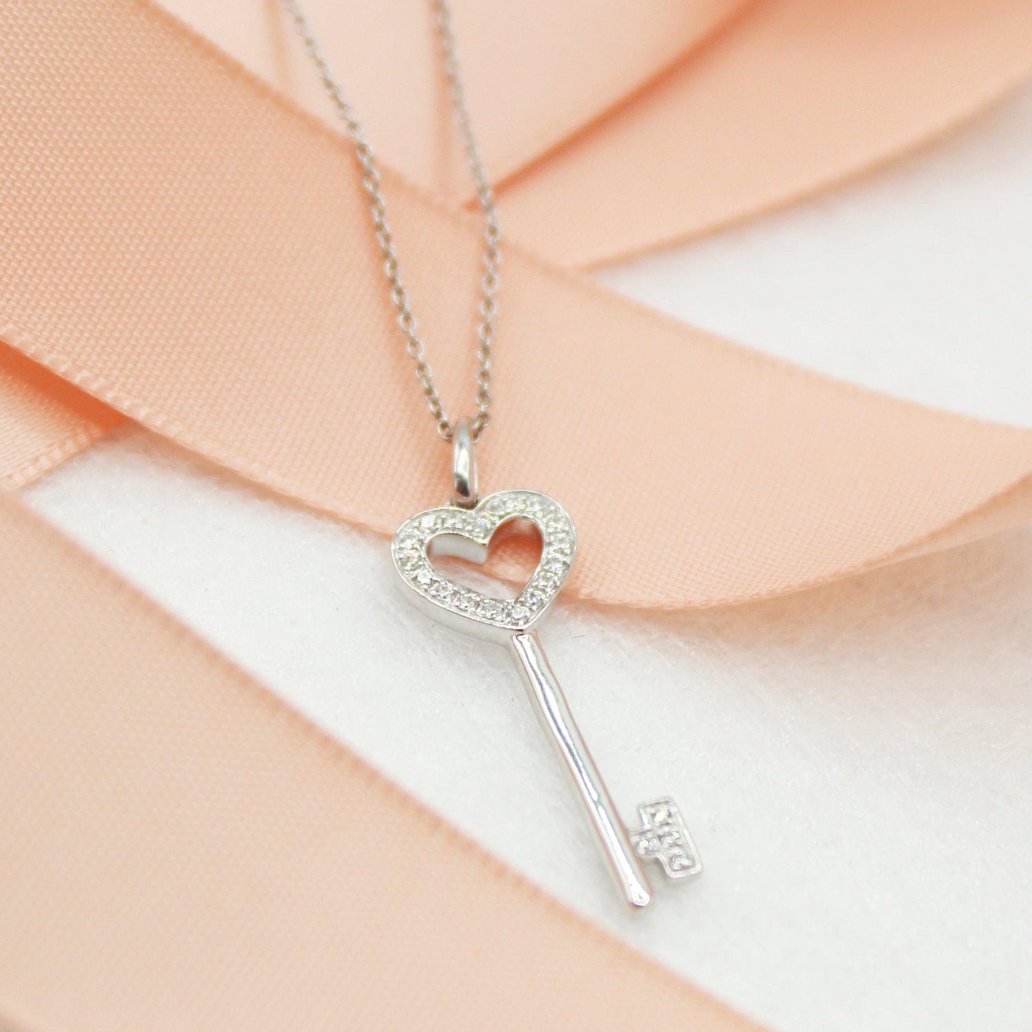 Diamond Heart Cross Lock & Key Necklace 1/8 ct tw Round-cut Sterling Silver  18