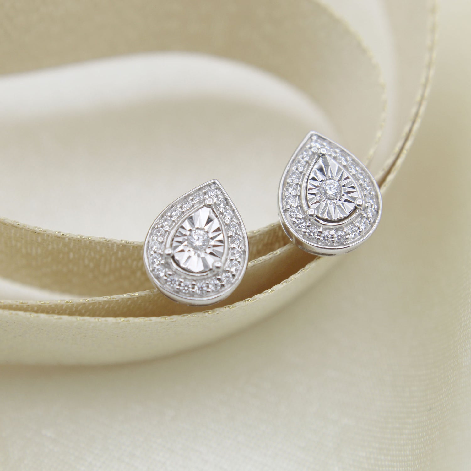 Set of 2 : 3/10CT TW Diamond Teardrop Pear Shaped Pendant & Earrings in Sterling Silver